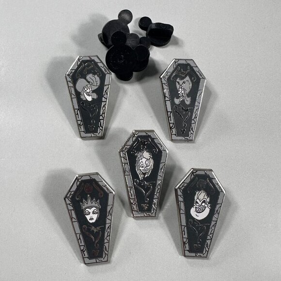 Disney Villain Coffin Trading Pin Evil Queen Cruella Jafar Brooch Jewelry Badge - Picture 3 of 10